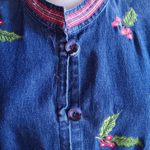 Women's Petite Medium PM Embroidered Denim Jacket Christmas Appleseeds Cottage - Picture 4 of 7